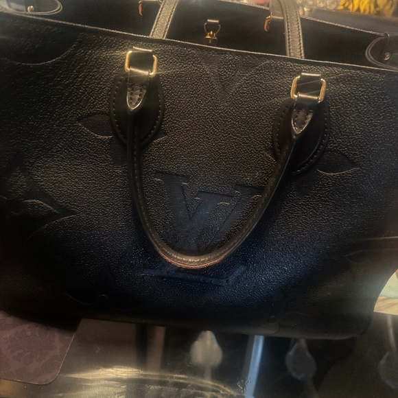 Louis Vuitton On-The-Go Black MM Bag - Picture 1 of 4
